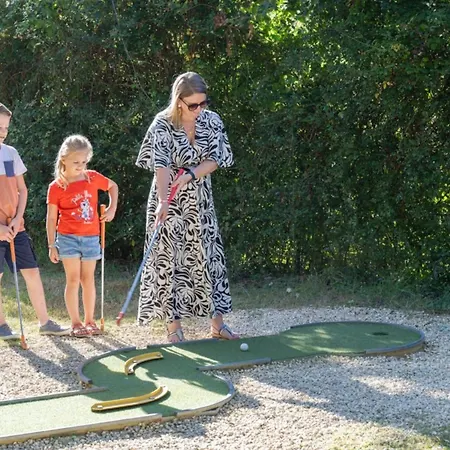 Camping Accueillant, Animaux Ok - 12 Pers. - Api-1-52-2263 Dienné