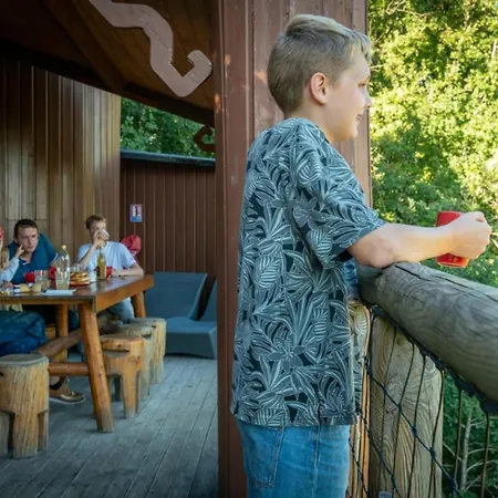 Accueillant, Animaux Ok - 12 Pers. - Api-1-52-2263 Camping *